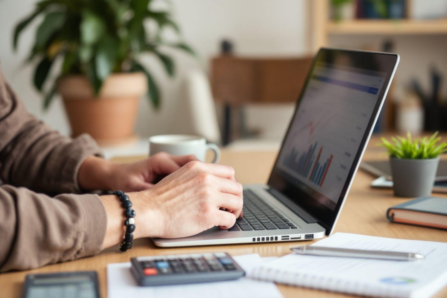 Formation freelance : guide complet pour réussir son indépendance professionnelle